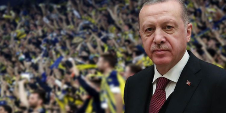 Fenerbahçeli taraftarlara, Erdoğan'a 'hakaret'ten dava!