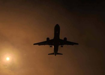 Filipinler'de elektrik kesintisinden yüzlerce uçuş ve 65 binden fazla yolcu etkilendi