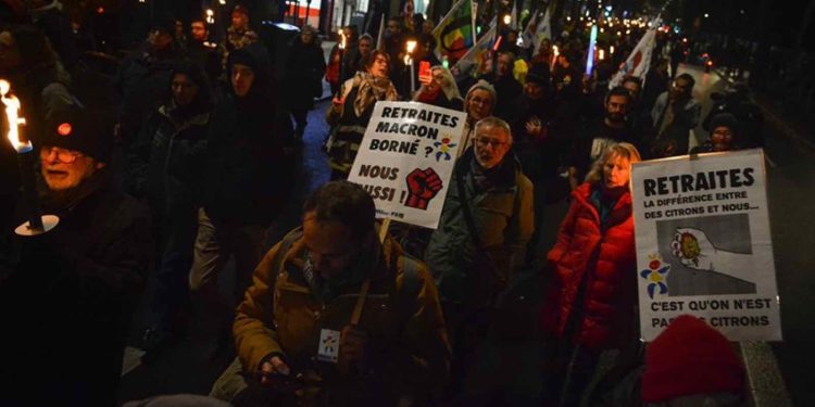 Fransızlar yarın yeniden emeklilik reformuna karşı sokağa çıkacak