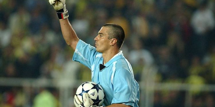 Futbolseverlerin sadece beni o mücadelede kaleye geçmemle hatırlamalarından rahatsızım