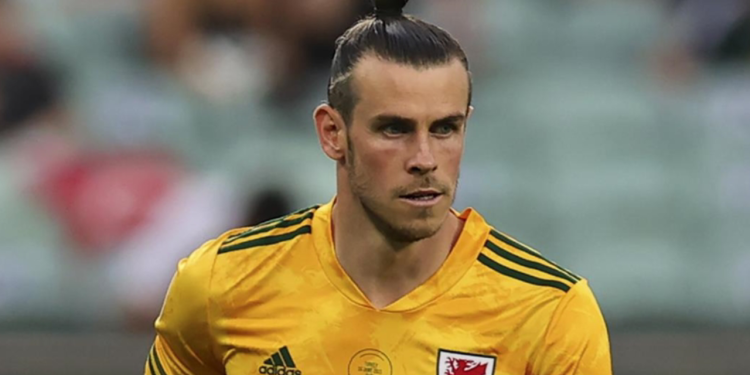 Futbolu bırakan Gareth Bale, golfe başladı