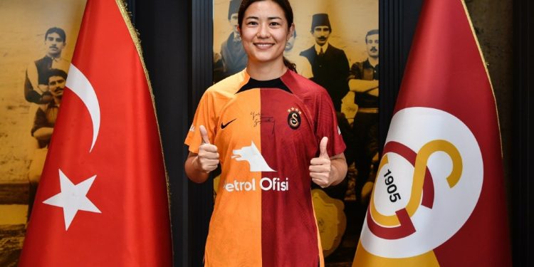 Galatasaray Kadın Futbol Takımı, Li Jiayue'yi kadrosuna kattı!