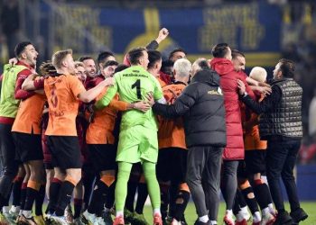 Galatasaray kaptanlarının alkışlanacak "prim" isteğine yönetimden onay