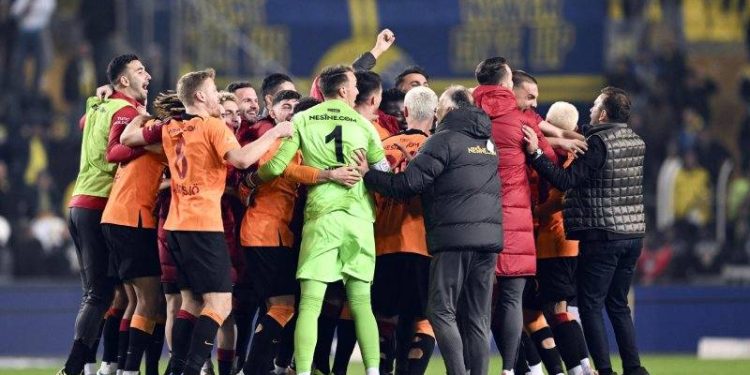 Galatasaray kaptanlarının alkışlanacak "prim" isteğine yönetimden onay