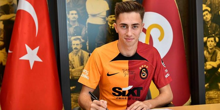 Galatasaray'da Özgür Baran Aksaka'ya yeni sözleşme
