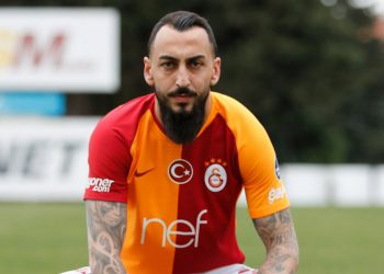 Galatasaray'ın eski oyuncusu Kostas Mitroglou futbolu bıraktı