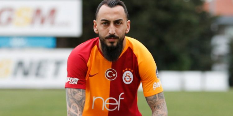 Galatasaray'ın eski oyuncusu Kostas Mitroglou futbolu bıraktı