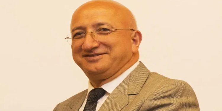 Gazeteci Vahap Munyar'a polis tehdidi: Kendinizi vurdurmayın