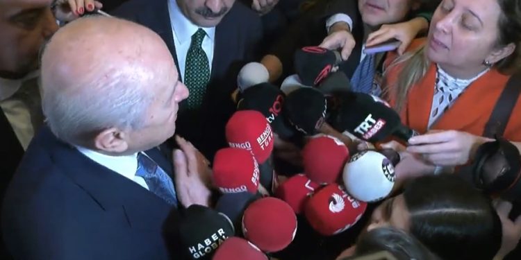 Gazetecinin Sinan Ateş sorusu Bahçeli’yi sinirlendirdi: ‘Hadi işine bak’