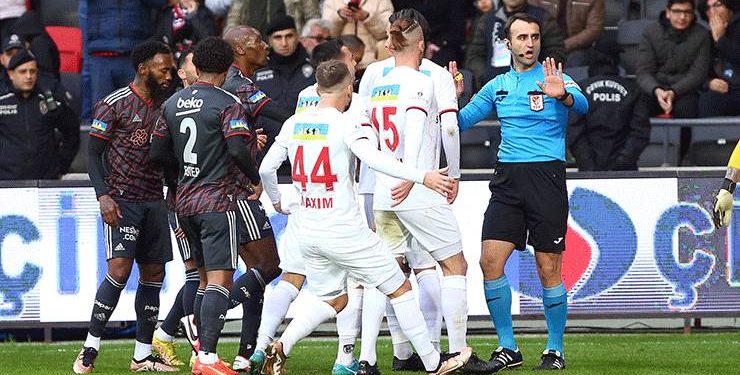 Gaziantep FK'den tepki: "Abartmıyoruz, vicdanımız sızlıyor!"