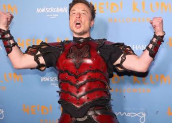 2022 yılında yaşadığı büyük kayıplarla Elon Musk, tarihteki en büyük kişisel servet kaybı rekoruna ismini yazdırdı.