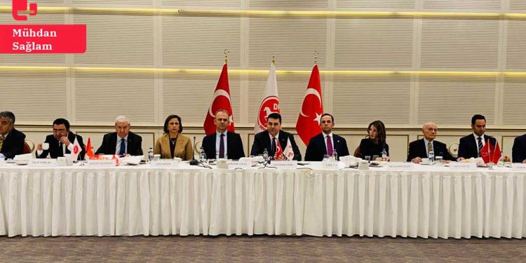 Gültekin Uysal: Başörtüsü için Altılı Masa yeni anayasa taslağı hazırlayacak