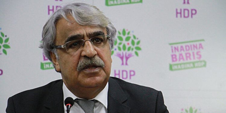 HDP, kapatma davasıyla ilgili muhakeme işlemlerinin 2023 seçimleri sonrasına bırakılması için AYM'ye başvurdu