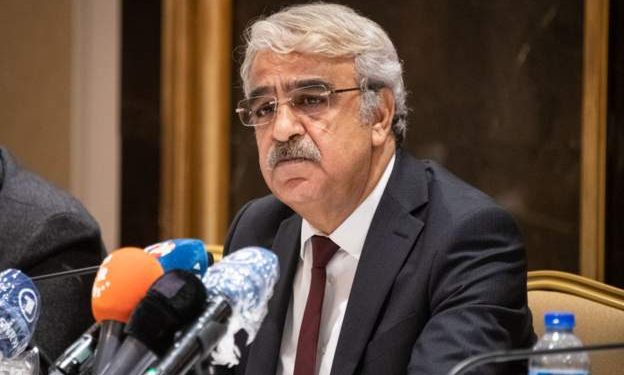 HDP Eş Genel Başkanı Mithat Sancar, partisinin Meclis grup toplantısında yaptığı konuşmada, HDP'ye yönelik kapatılma davası ve AKP'nin anayasa değişikliği önerisi hakkında açıklamalarda bulundu.