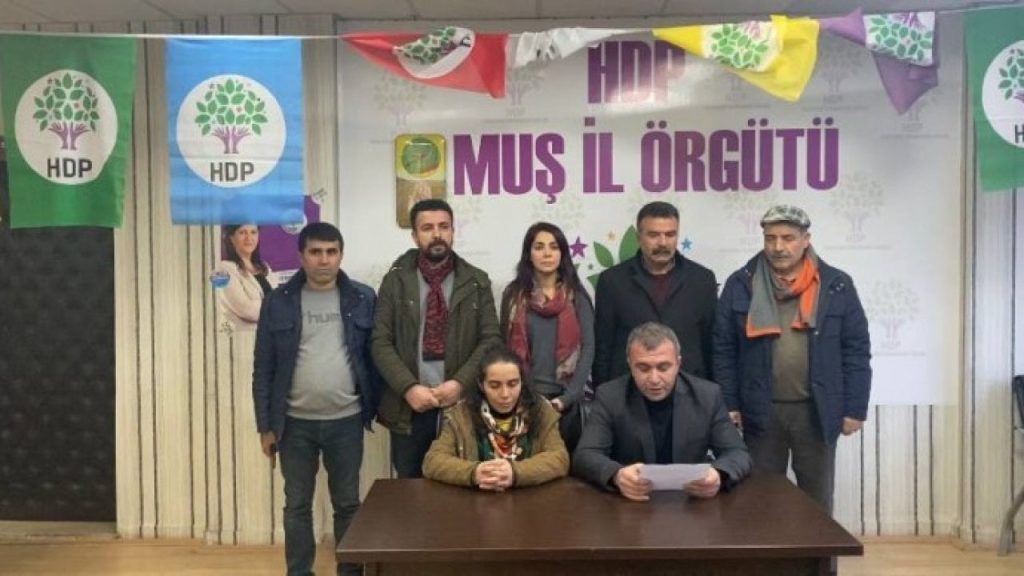 HDP Muş il binasına saldırı