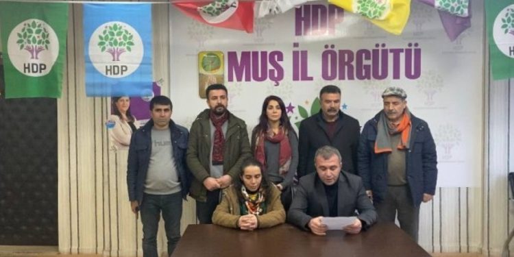 HDP Muş il binasına saldırı