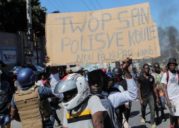 Haiti'de polisler Başbakan Henry'nin özel konutuna saldırdı