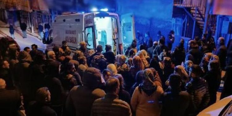 Hakkari'de kadın cinayeti: Evinde boğazı kesilmiş halde bulundu