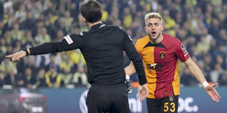 Halil Umut Meler'e çok ama çok sinirlendim, olmayan fauller çalındı, olan faulleri çalmadı