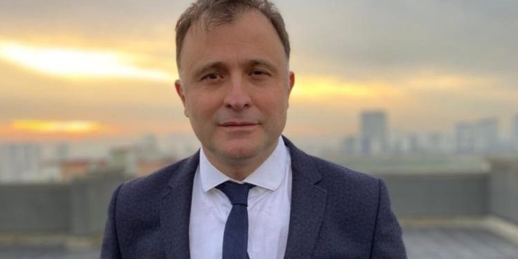 Halk TV'de bir üst düzey istifa daha: Hakan Çelenk görevi bıraktı