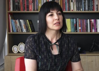 Halk TV’den istifa eden Özlem Akarsu Çelik: ‘Medya patronları genel yayın yönetmenliğine soyunmamalı’