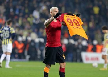 Hep beraber güzel bir kutlama yapıyoruz