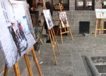 Her şeye rağmen çocuk’ sergisi açıldı