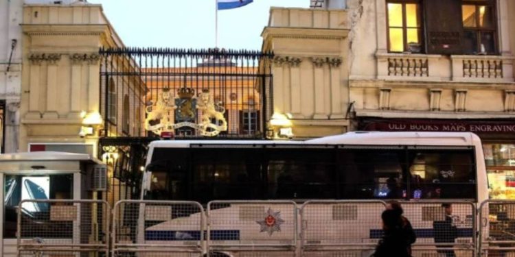 Hollanda Başkonsolosluğu "güvenlik" gerekçesiyle kapatıldı