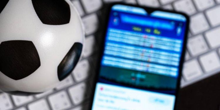 Hollanda’da 25 profesyonel futbolcunun kendi maçları da dahil bahis oynadığı belirlendi, savcılık soruşturma başlattı