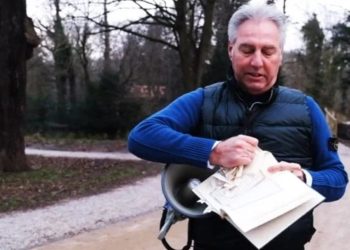 Hollanda'da ırkçı siyasetçi Kuran yırttı, büyükelçi bakanlığa çağırıldı