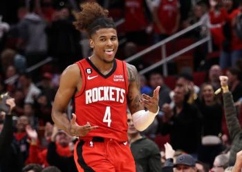 Houston Rockets 13 maçlık mağlubiyet serisine son verdi