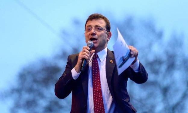 İstanbul Büyükşehir Belediyesi (İBB) Başkanı Ekrem İmamoğlu "Milletin seçtiğini ancak millet değiştirir! Buradan haykırıyorum, İstanbul için adalet, Türkiye için adalet diyorum" dedi.