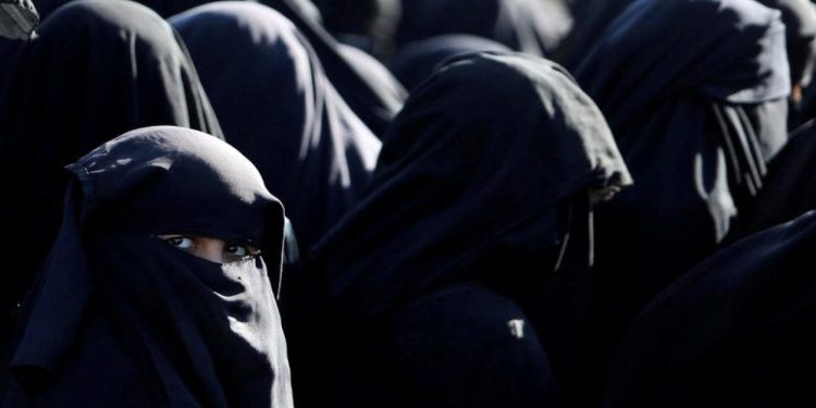 IŞİD üyesinin Avusturalya'ya iade edilen eşine şartlı tahliye