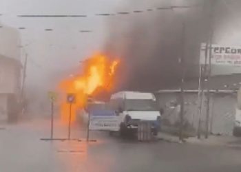 İSKİ çalışmasında patlayan doğalgaz borusu alev aldı: Bir işçi yaralandı