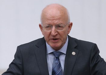 İbrahim Kaboğlu: Anayasa Mahkemesi çok geç ama önemli bir karar verdi