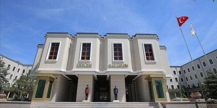 İçişleri Bakanlığı: Özgür Özel’in ismini zikrettiği Emin Şen, bakan müşaviri görevinde bulunmamaktadır