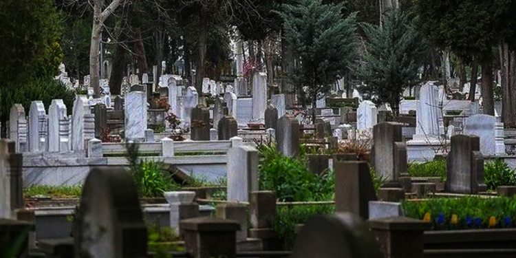 İcra dosyalarında patlama: Bir mezara 49 ayrı haciz işlemi başlatıldı!