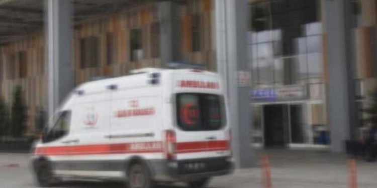 Iğdır'da askeri araç devrildi, iki asker öldü