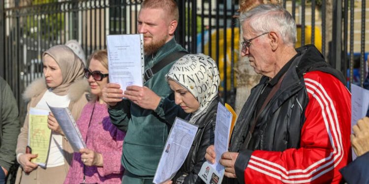 'İki ayda teslim edilecek' denilen evler onlarca kişiye satılmış