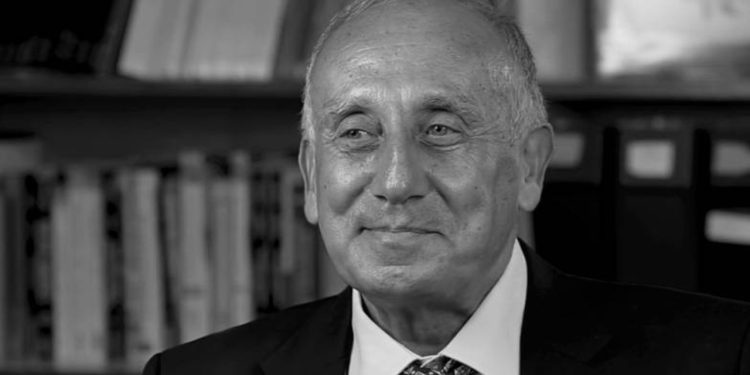 İktisatçı Fikret Şenses yaşamını yitirdi