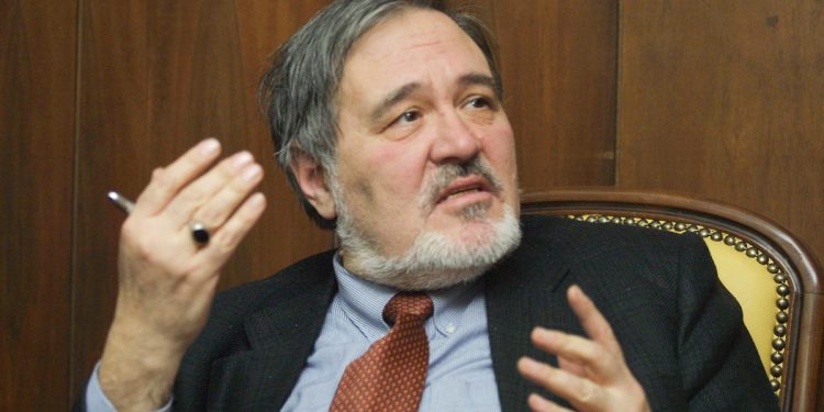 İlber Ortaylı yabancıya konut satışına tepki gösterdi: Böyle enayilik olur mu