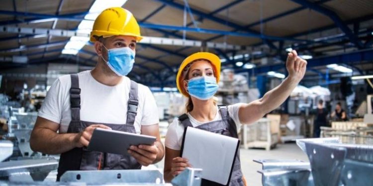 Ekonomik büyümenin öncü göstergesi olan imalat sanayi performansında İstanbul Sanayi Odası Türkiye İmalat PMI, aralıkta 48,1’e yükseldi.