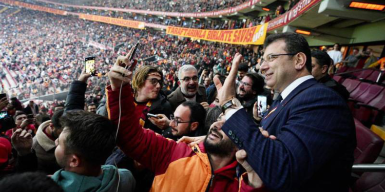İmamoğlu, Galatasaray-Ankaragücü maçını izledi