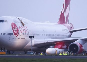 İngiltere'de 'tarihi başarısızlık': Yörüngeye gönderilen uydular kayboldu