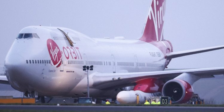 İngiltere'de 'tarihi başarısızlık': Yörüngeye gönderilen uydular kayboldu