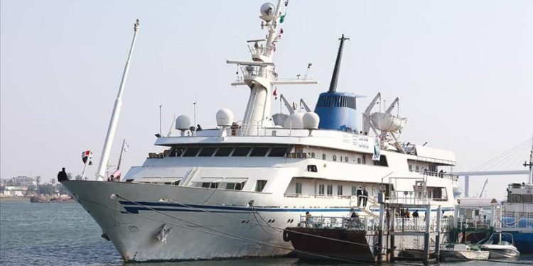 Irak'ta devrik diktatör Saddam’ın özel yatı, bilimsel araştırma merkezine dönüştürüldü