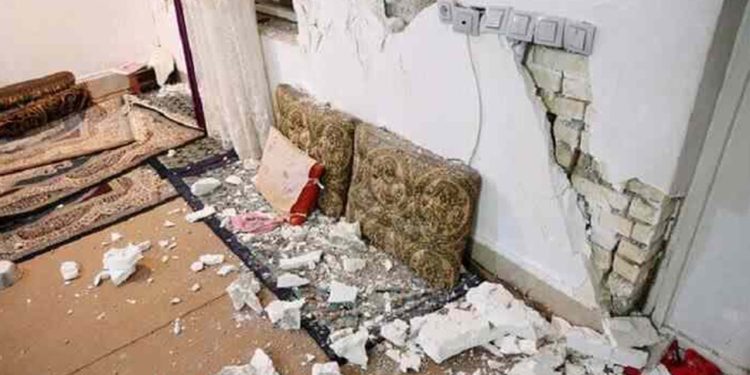 İran'daki depremde ölü sayısı üçe, yaralı ise 973’e yükseldi