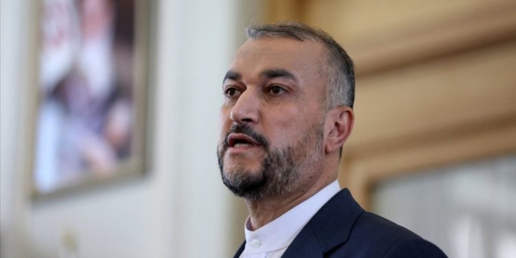 İran'dan Fransa'ya Charlie Hebdo tehdidi: Yanıtsız kalmayacak