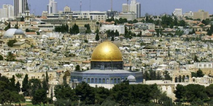 İsrail'in aşırı sağcı Ulusal Güvenlik Bakanı Itamar Ben-Gvir, Filistin Yönetimi ve İsrail muhalefetinin uyarılarına rağmen, işgal altındaki Doğu Kudüs'te bu sabah Mescid-i Aksa ve Kubbet-üs Sahra'nın yer aldığı Harem-üş Şerif'e gitti.