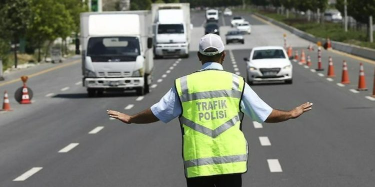 İşte yarın İstanbul'da trafiğe kapalı olacak yollar